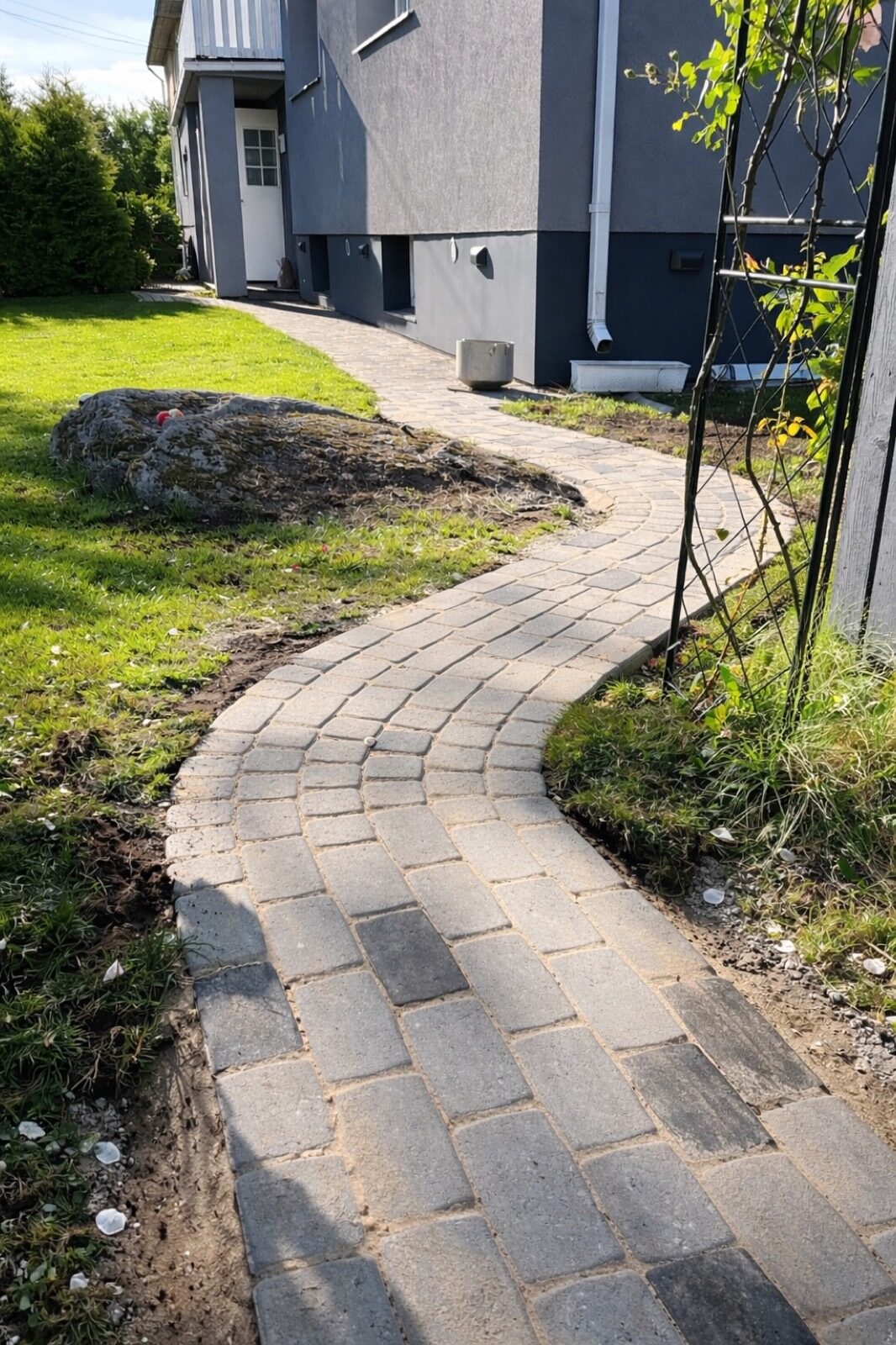 Tänavakividest jalgtee